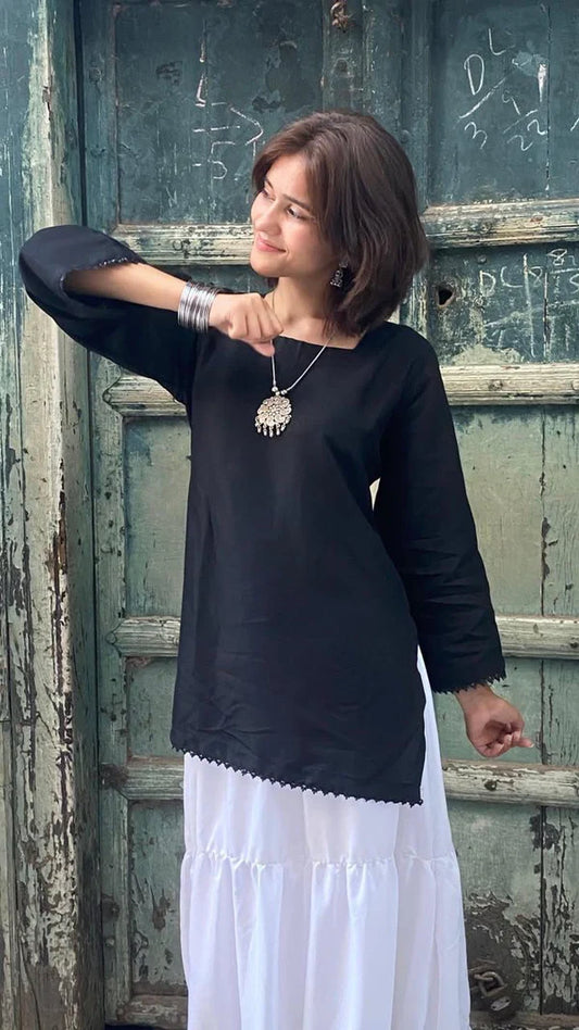 Classic Contrast Kurta with Flowy White - Niraan.pk