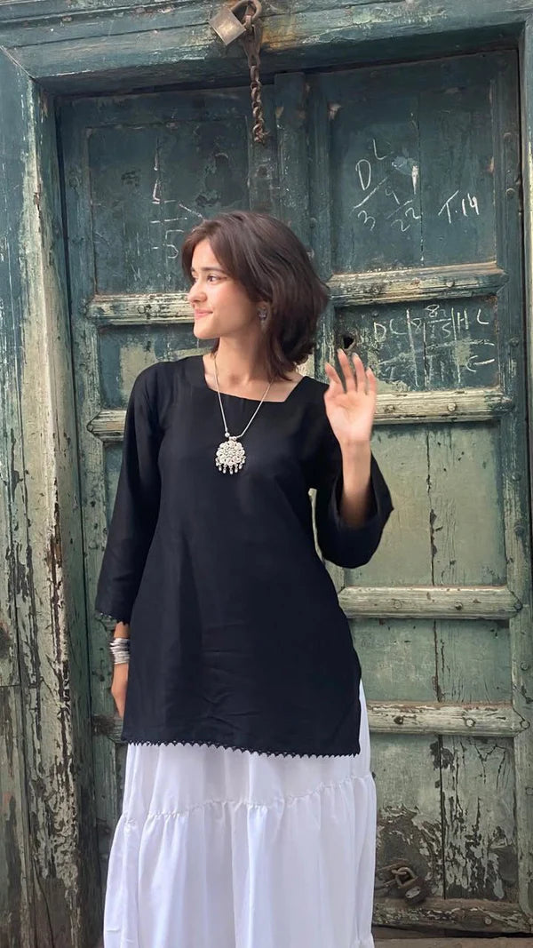 Classic Contrast Kurta with Flowy White - Niraan.pk